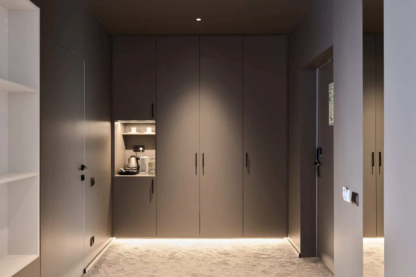 Отель SLIDE Bleisure & MICE