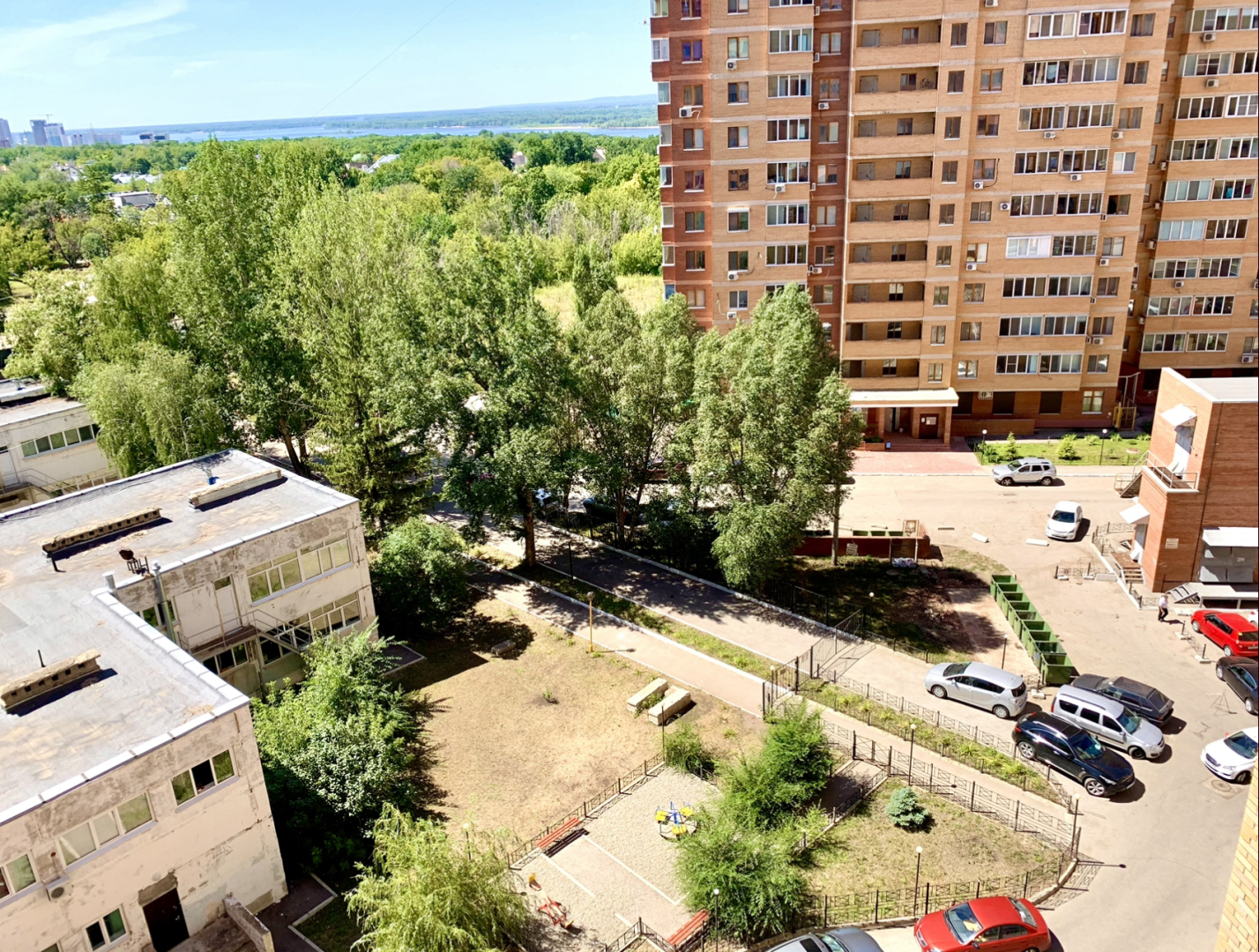 Уютные Апартаменты в ЖК Современник Нa 9 этаже (рядом с МТЛ-Арена)