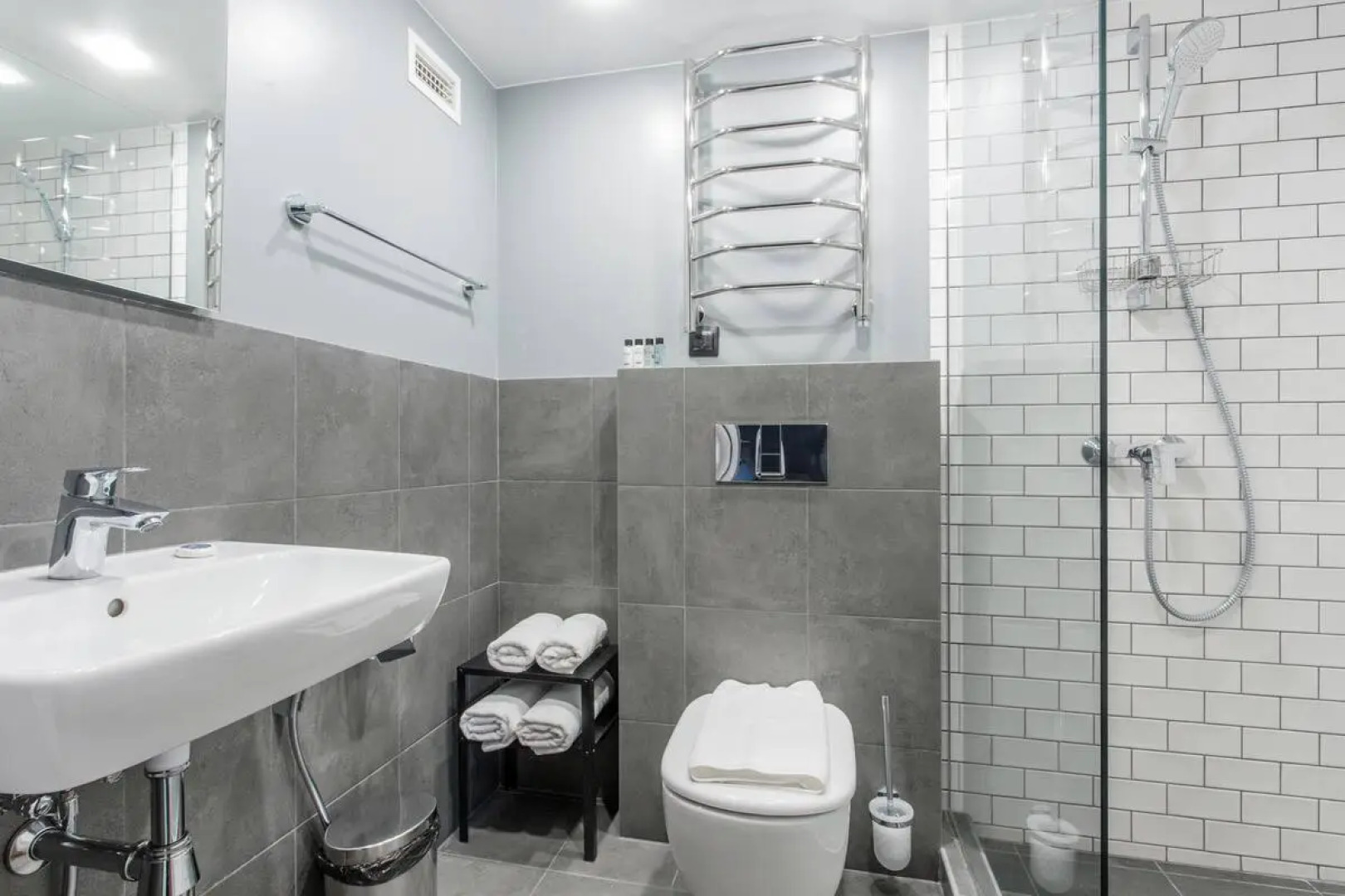 Меблированные комнаты F12