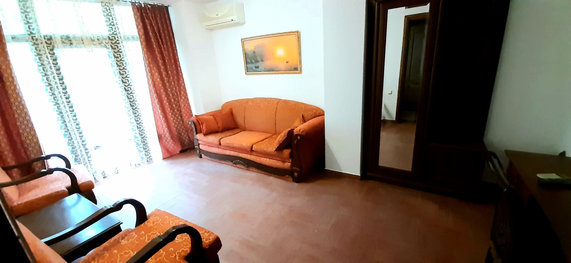 Курортный отель Корона