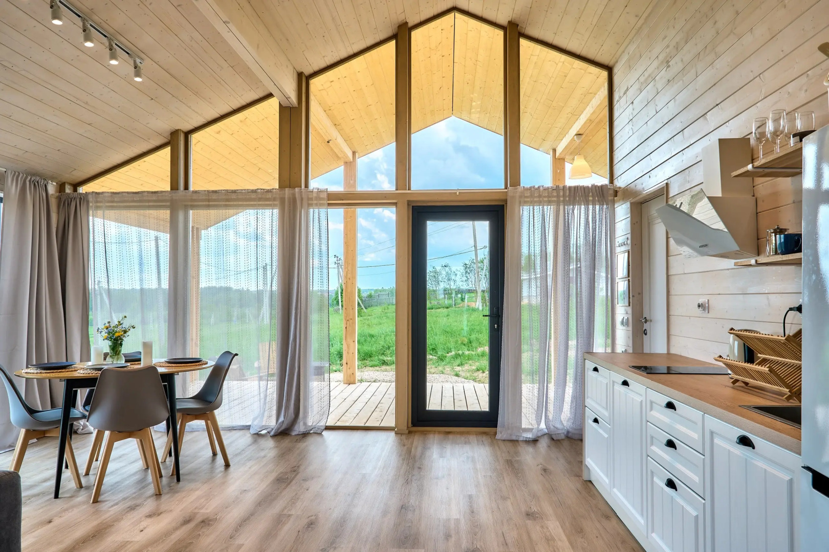 Коттедж Якунино-Дача Дом Бобра