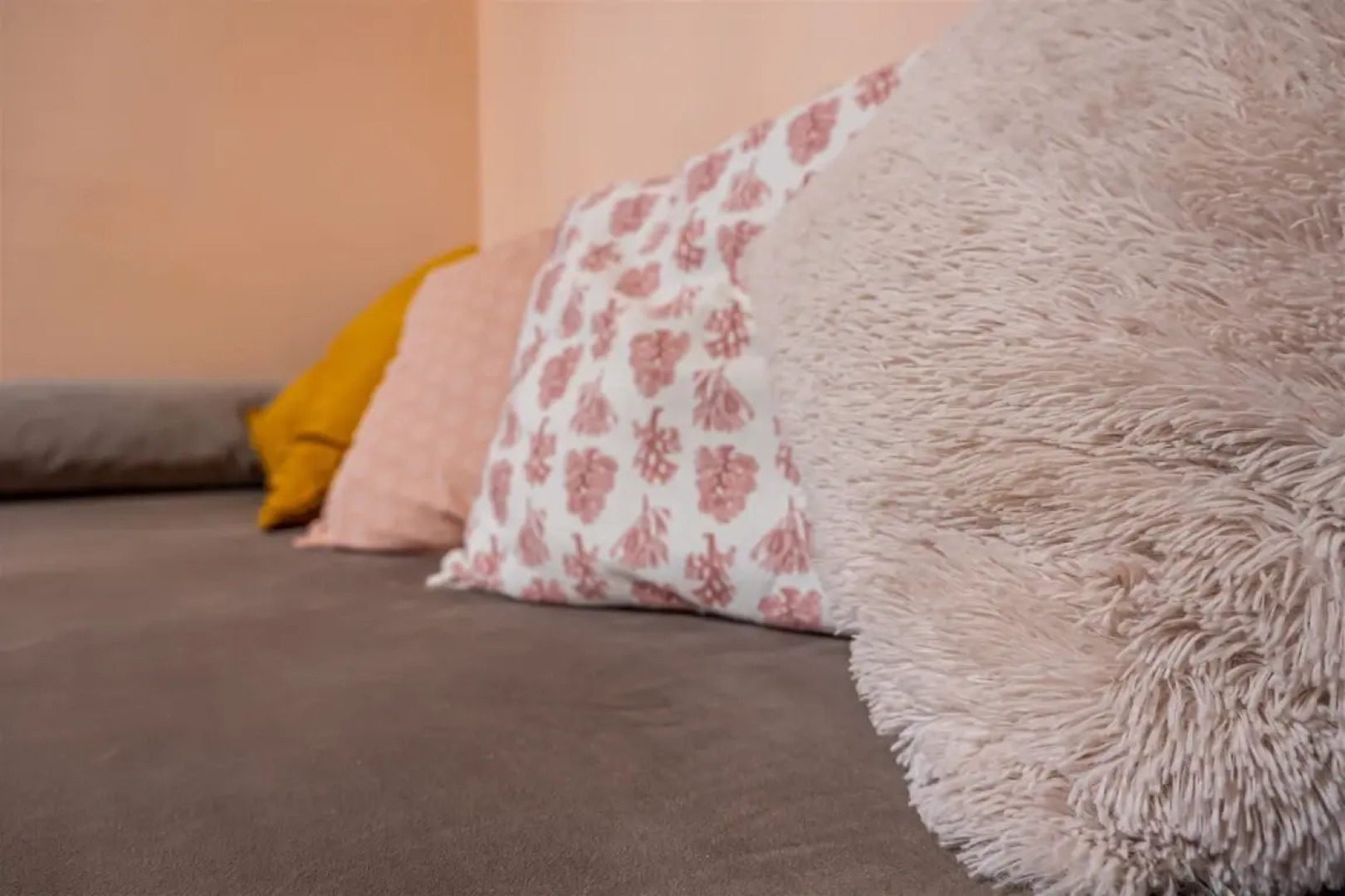 Апартаменты с Балконом и Видом на Город в Тырнаузе от Квартирукинг