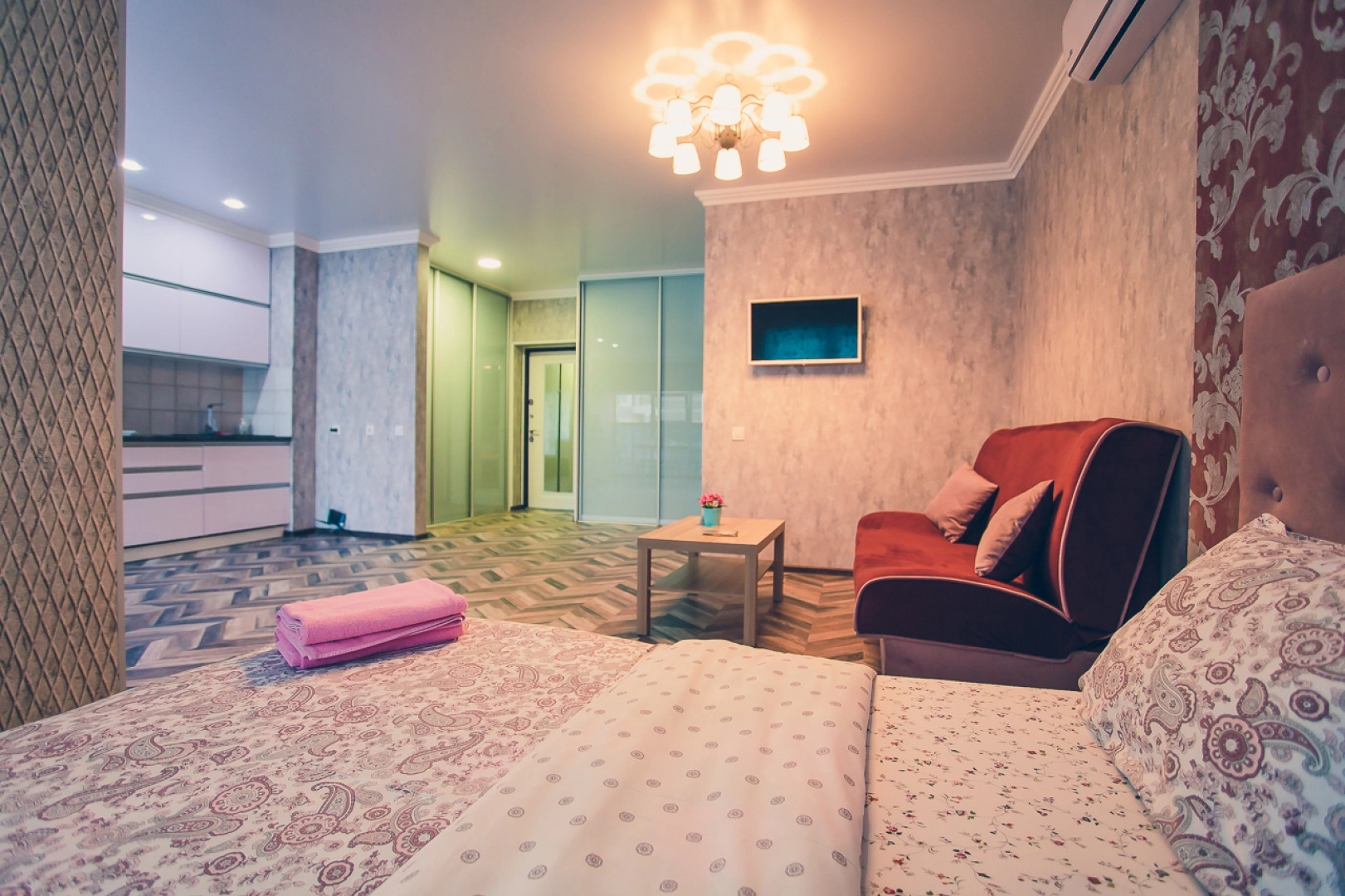 Апартаменты Октябрьской Революции 23 А Студия