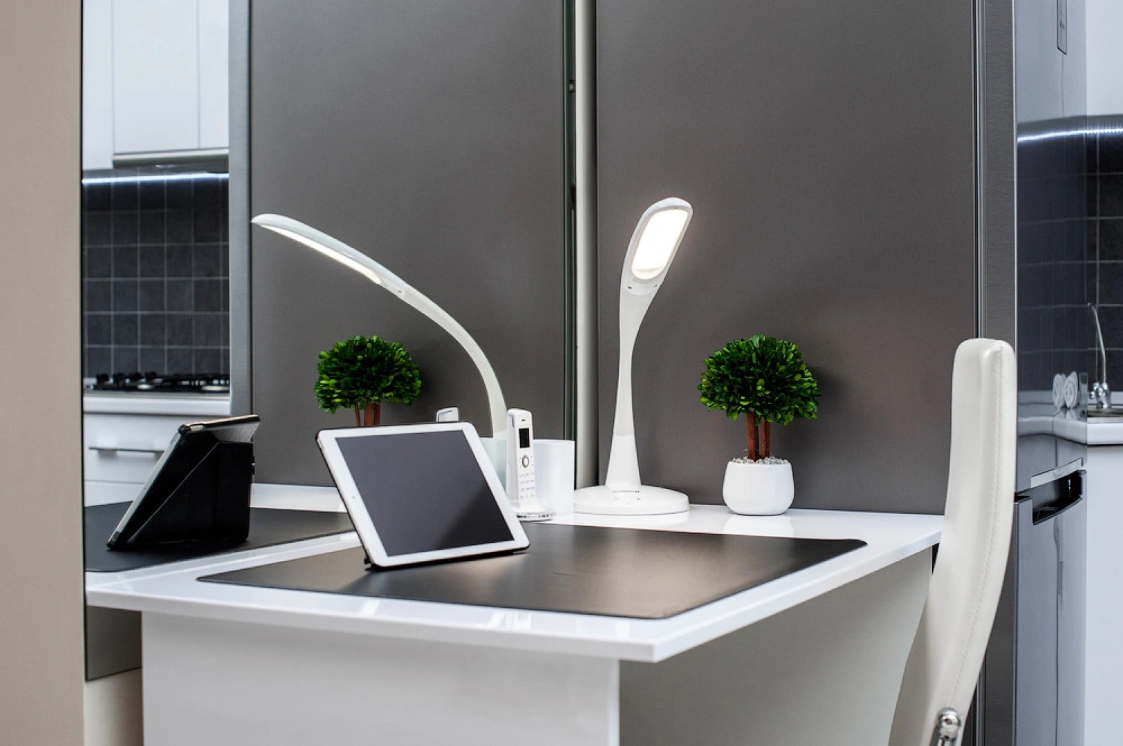 Апартаменты Тихая студия 36кв.м,рядом станция подземного трамвая и большой ТЦ