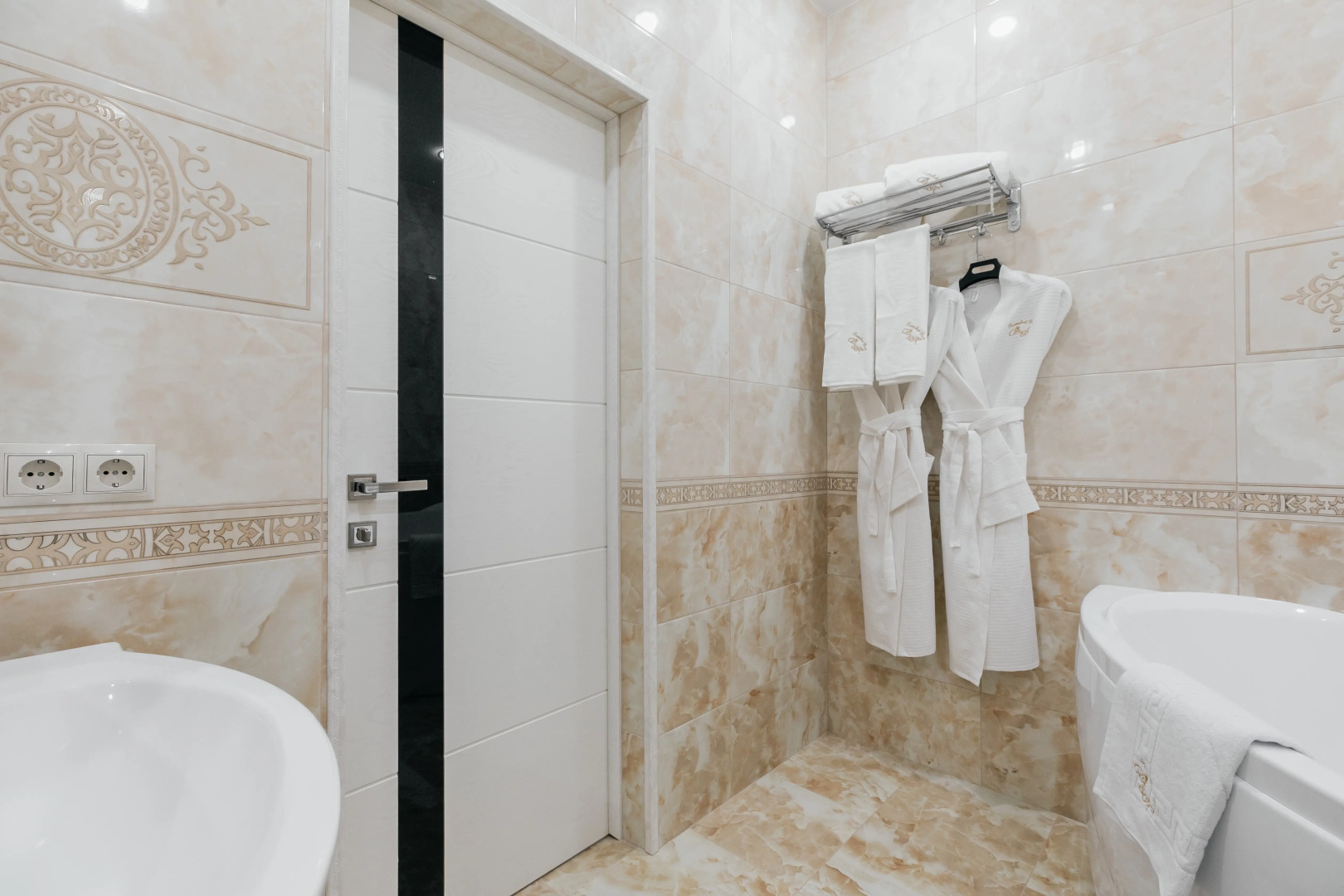 Отель Дизак