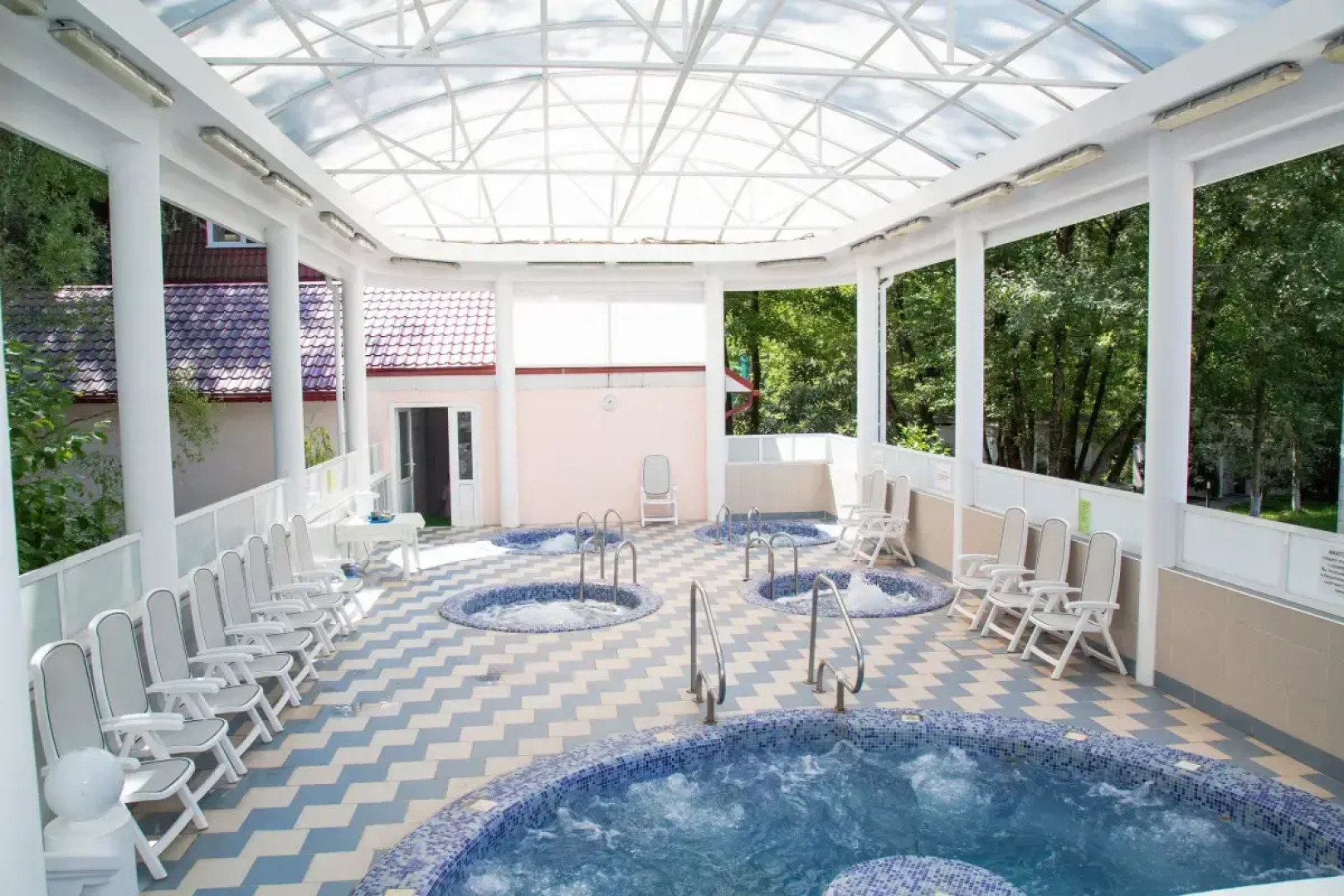 Курортный отель Ателика Сокол