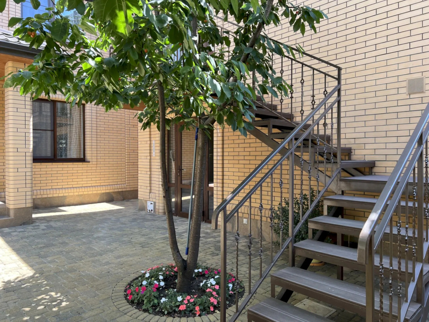 Частный Дом 120 2 Комнатный Этаж с Кухней