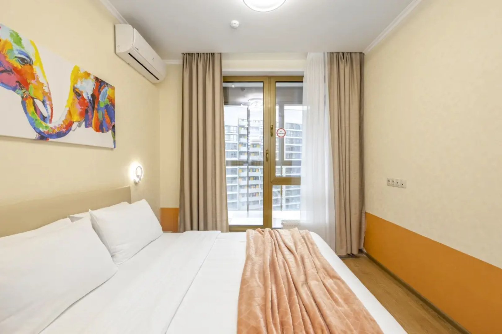 Апартаменты с Балконом Elite Apartments