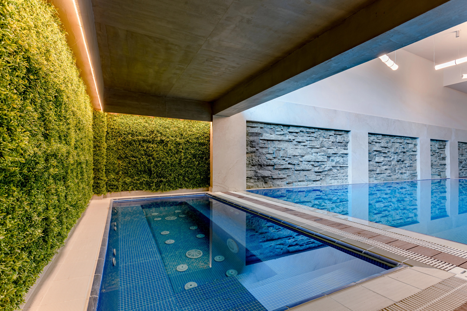 Отель Ramada By Wyndham Tbilisi Old City