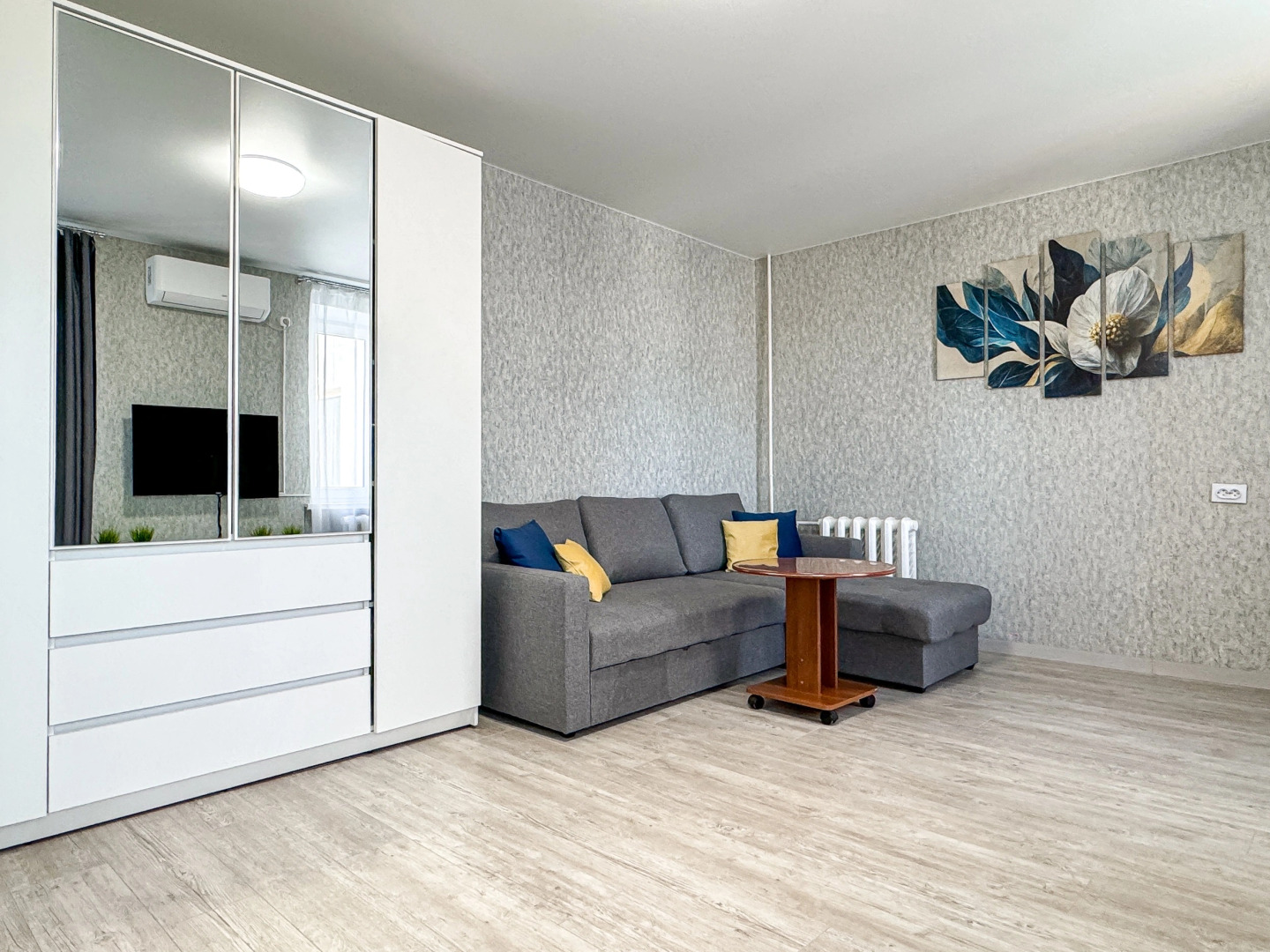 Апартаменты Монако 24 На Терской 188/43