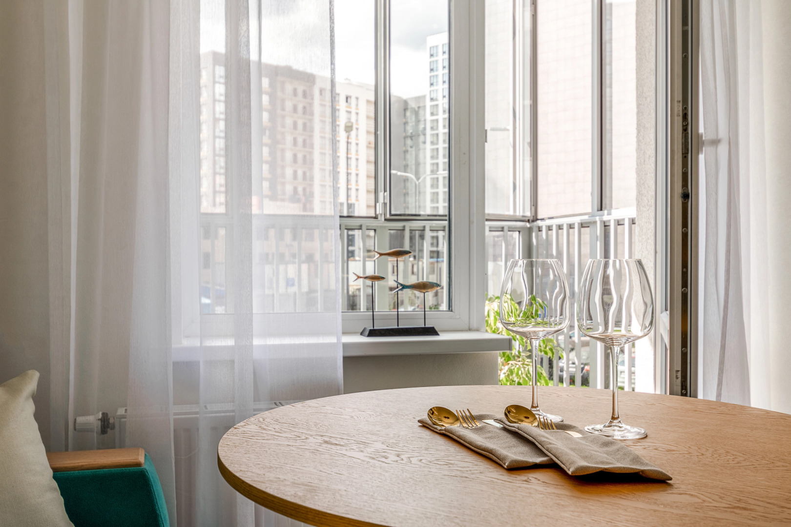 Апартаменты 1896. Дизайнерская Квартира с Тропическим Душем