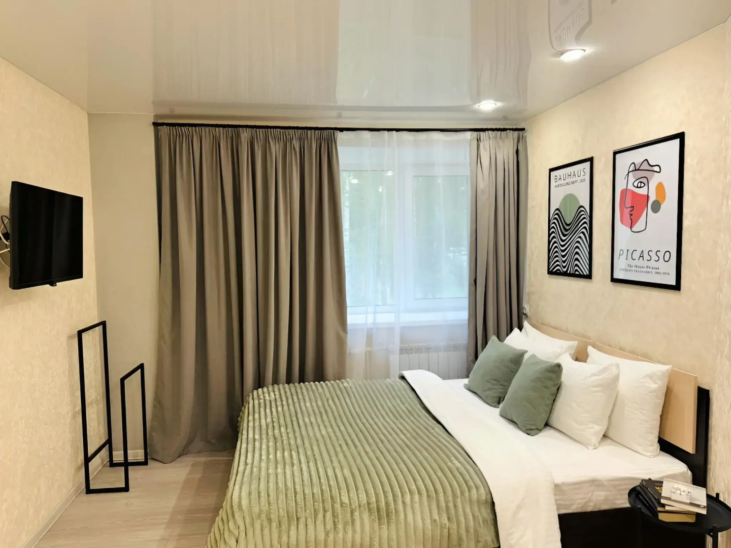 Квартира 2-комнатная с раздельными комнатами на Ленина 42