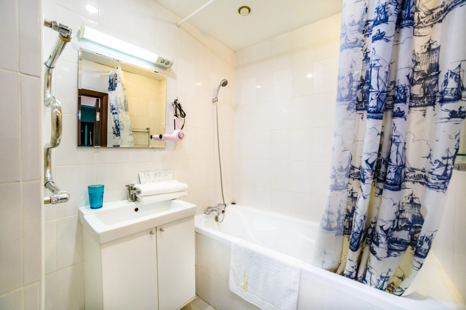 Апартаменты На Хрустальной 44/5