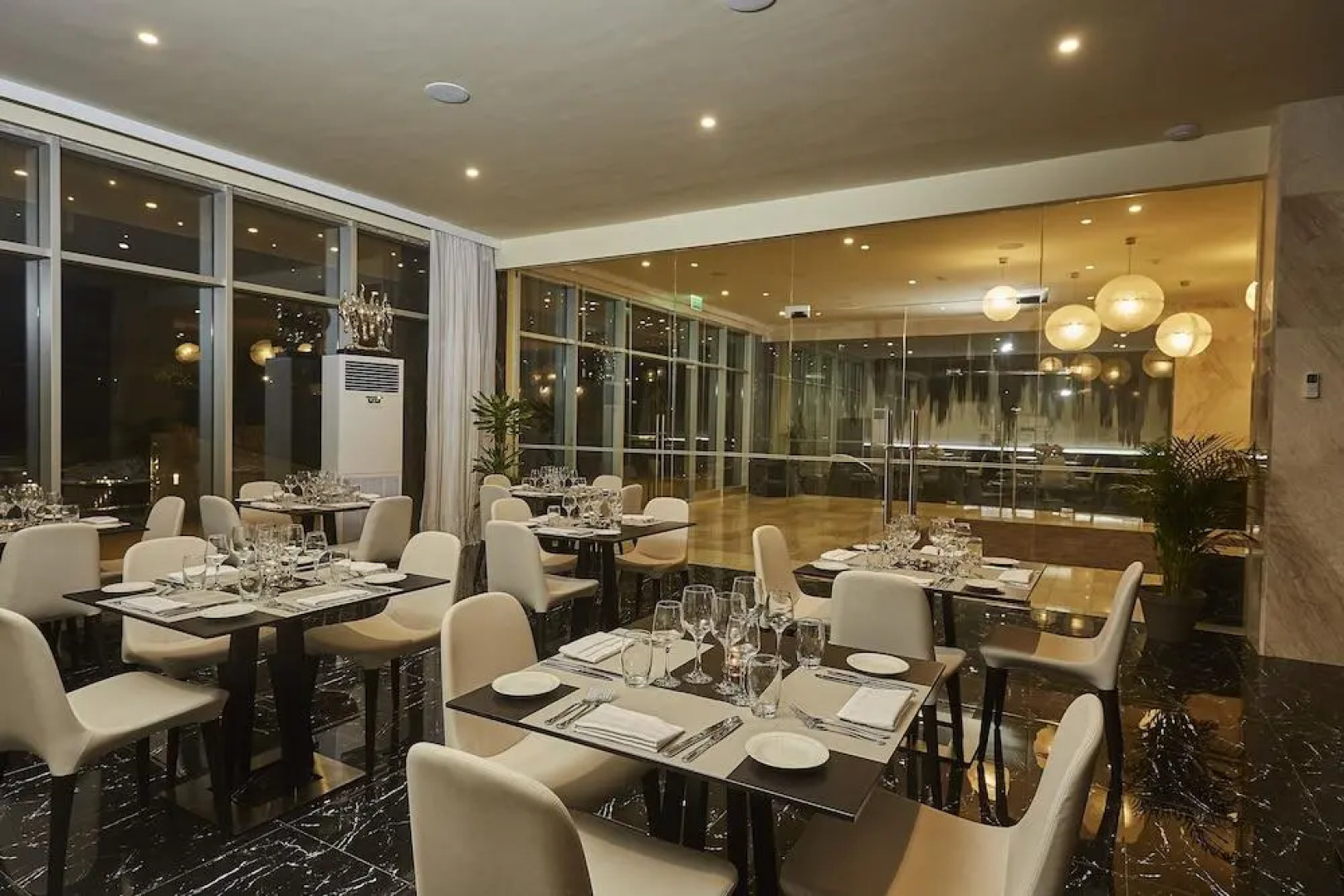 Отель Kwarleyz Residence