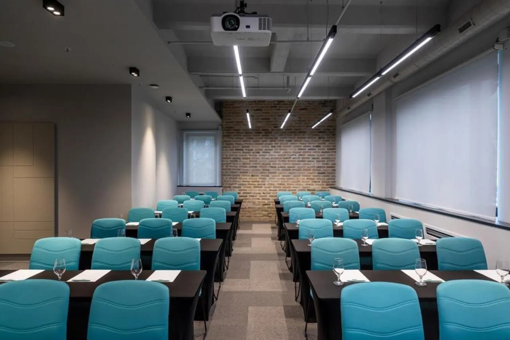 Отель Mona Plaza