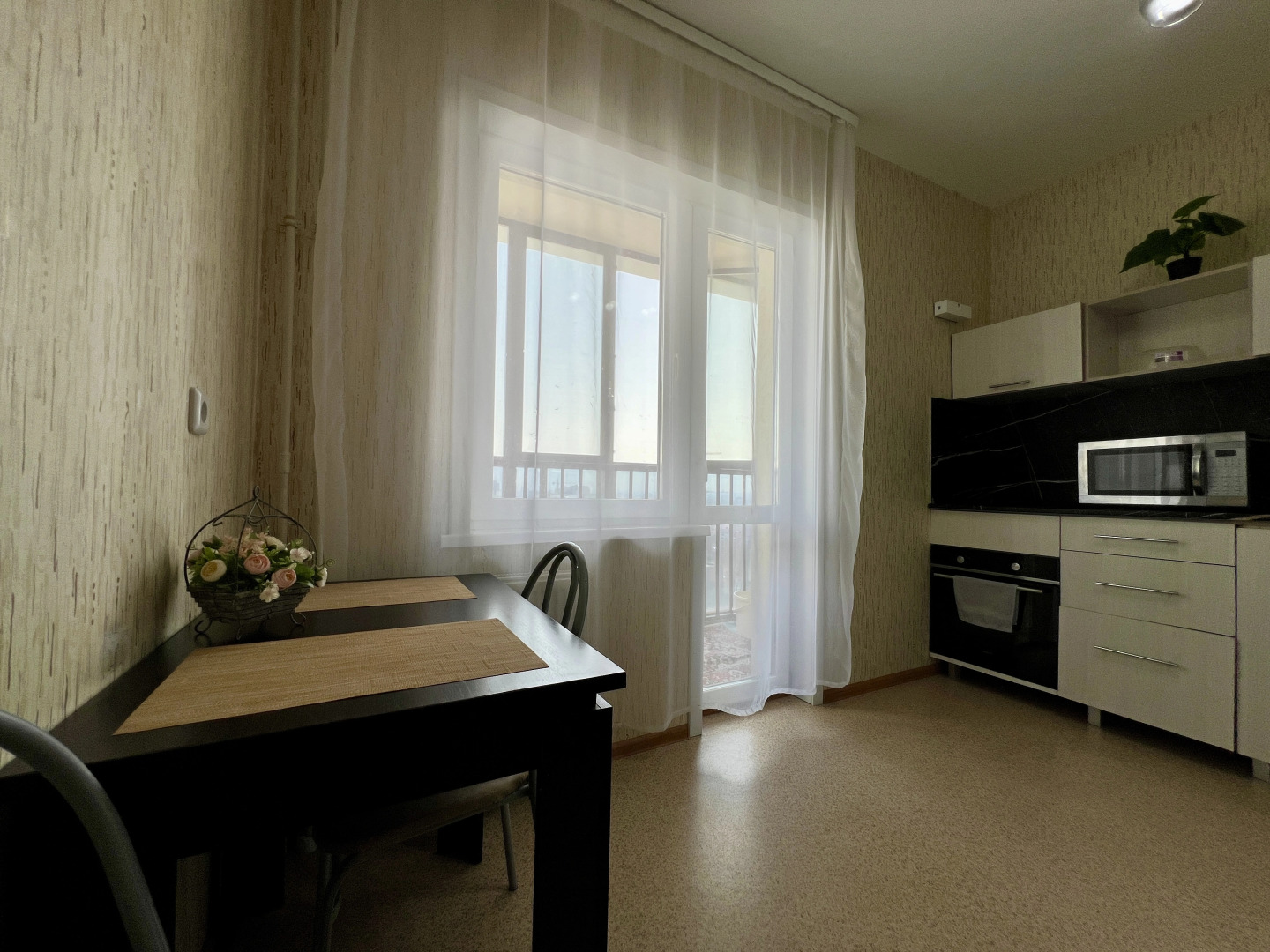 Апартаменты 1-ком Поповича 18-117 Сахалин центр КакДома