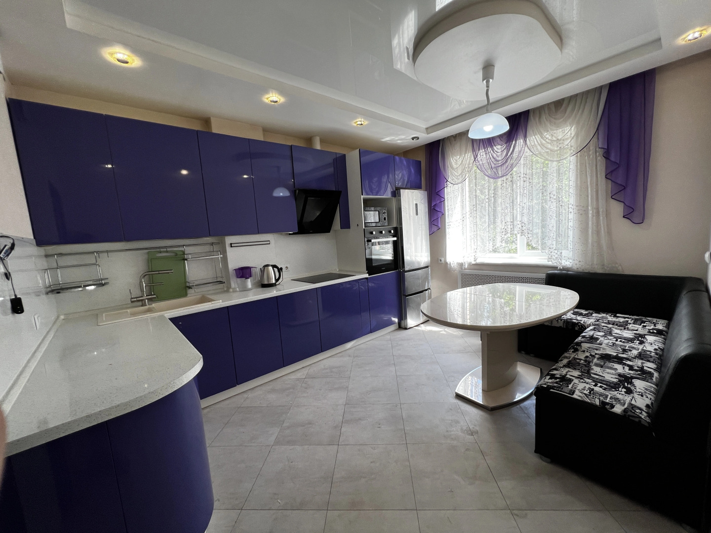 Апартаменты Квартира AlexHome РП Свердловский Михаила Марченко 8