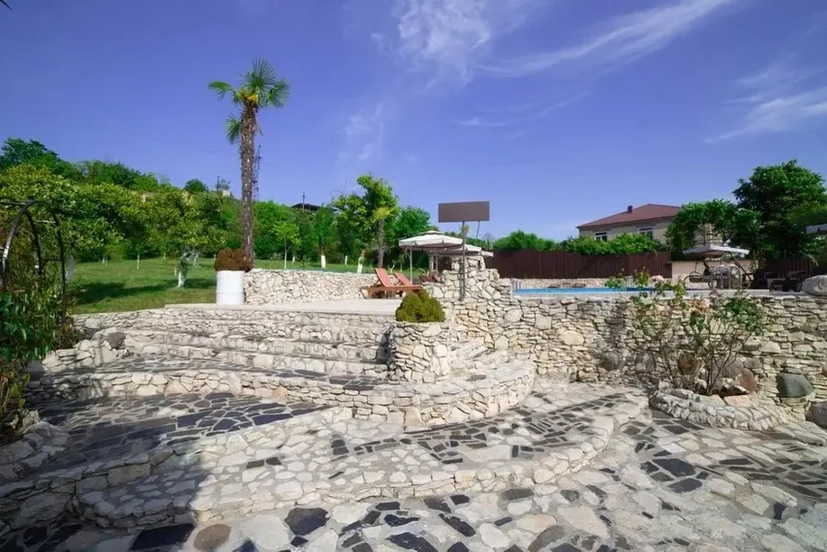 Отель Парадайз