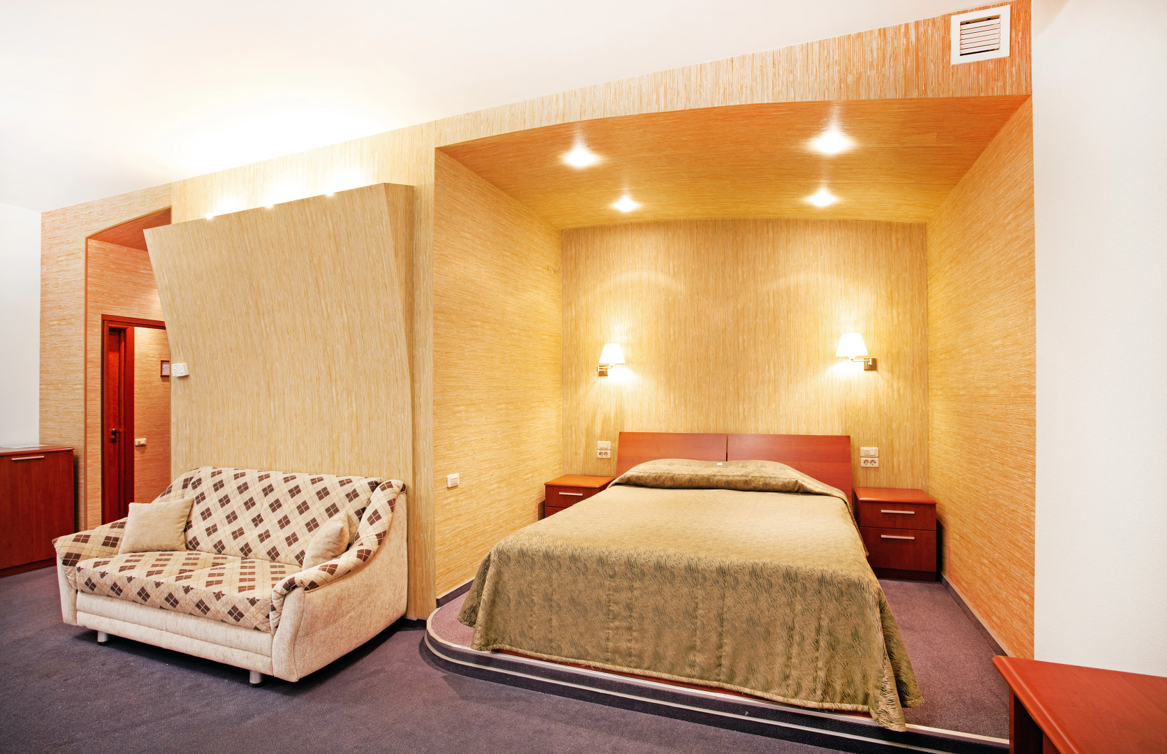 Отель Аврора