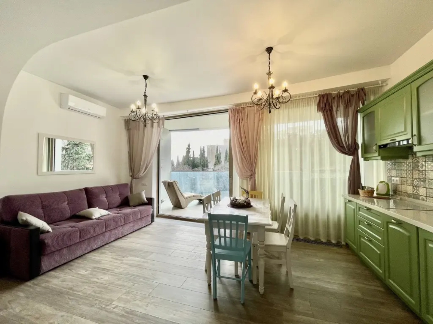 Апартаменты Статус в ГРК Зазеркалье