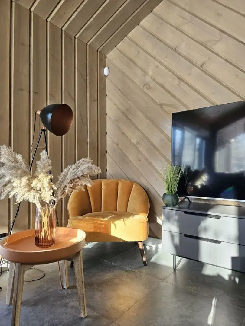 Частный дом Пaноpaмный дом в хвойнoм лесу с сaуной