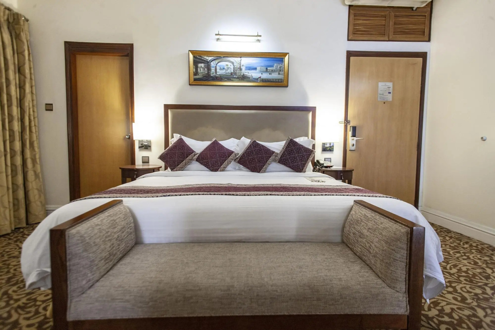 Отель Royal Park Residence