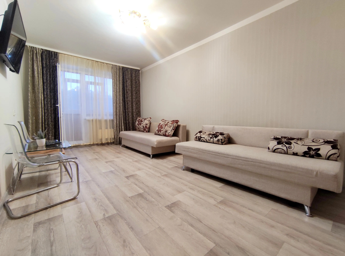 Квартира двухкомнатная рядом с пирамидой Газпрома