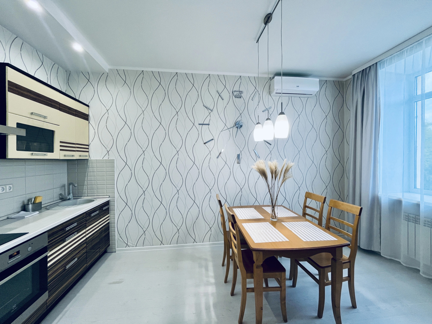 Апартаменты Unique Apart Лен рядом с Медсанчастью МВД, Парком Чудес и СГК Кирова 25