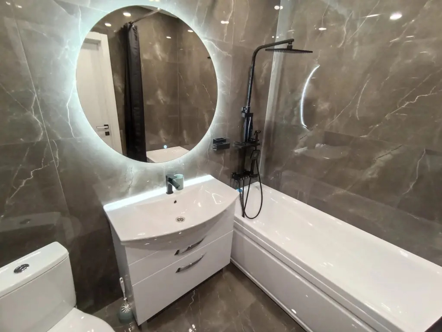 Апартаменты 1-комнатные сети «Все в гости» для 4-х на ул.Кузнецова 97А на 8 этаже