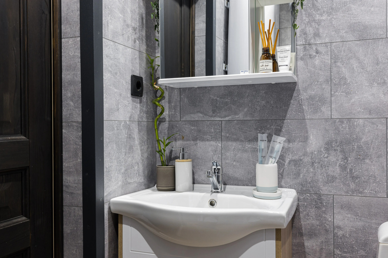 Частный дом у леса