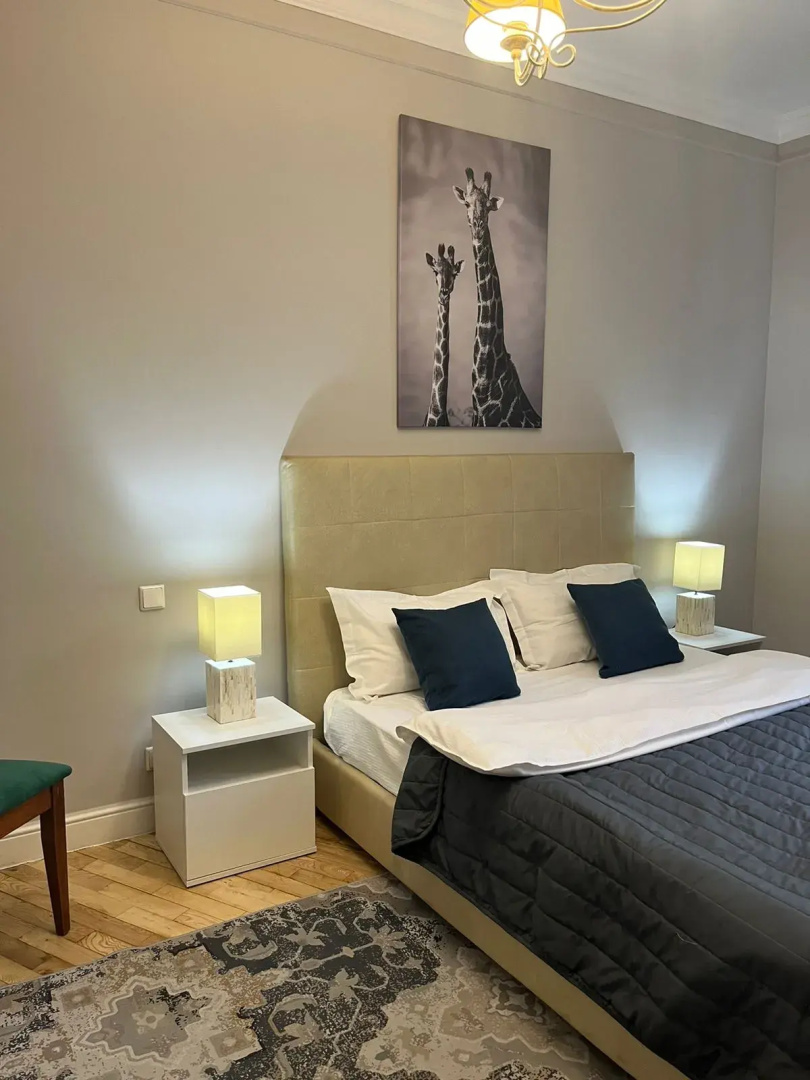 Квартира M.O.O.N APARTMENTS  Толе би Тулебаева кв 8 Центр