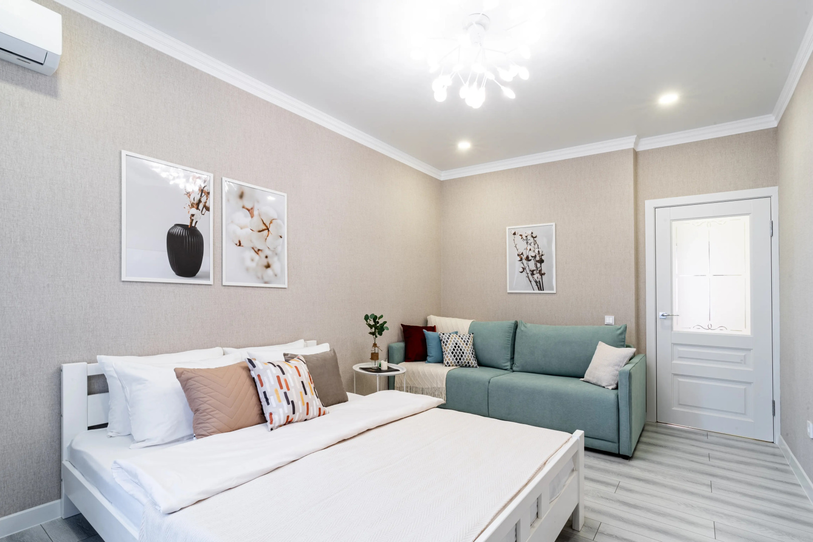 Квартира Апарт-Отелика шикарная двушка в 2х шагах от парка Галицкого