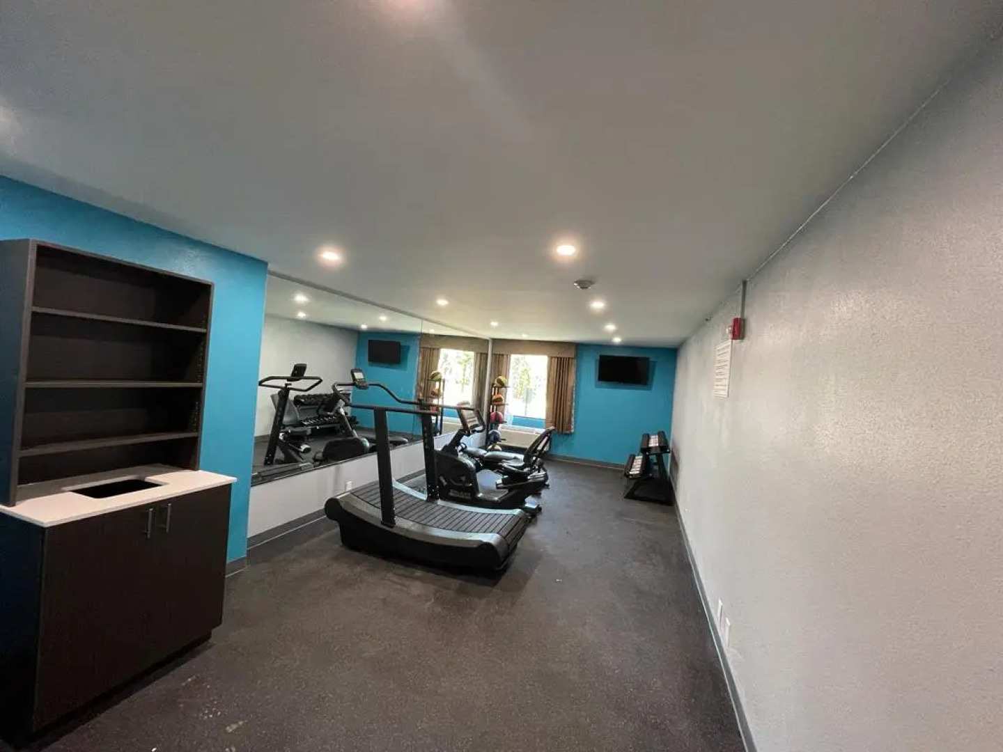 Отель Baymont by Wyndham East Ridge