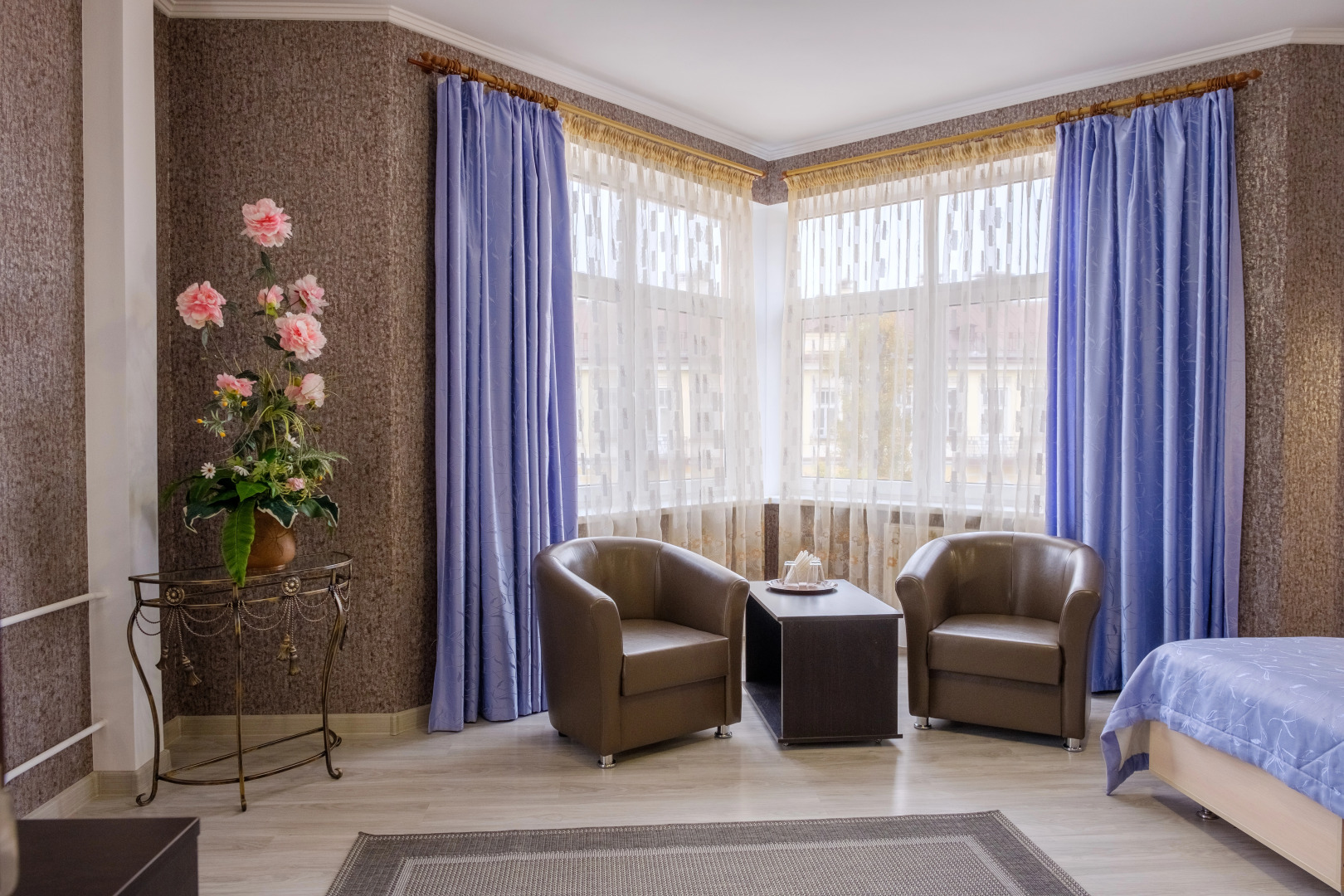 Отель Славия