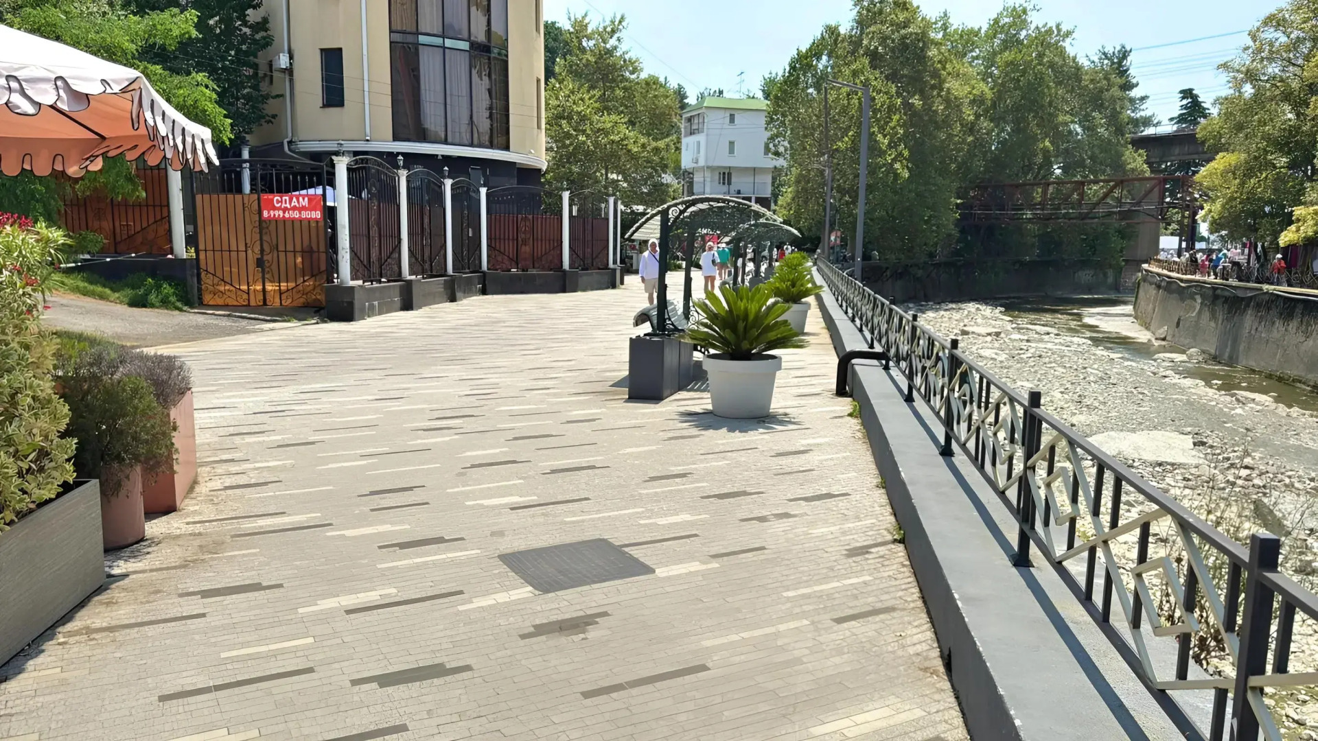 Квартира с бассейном на территории МореСолнцеАпарт