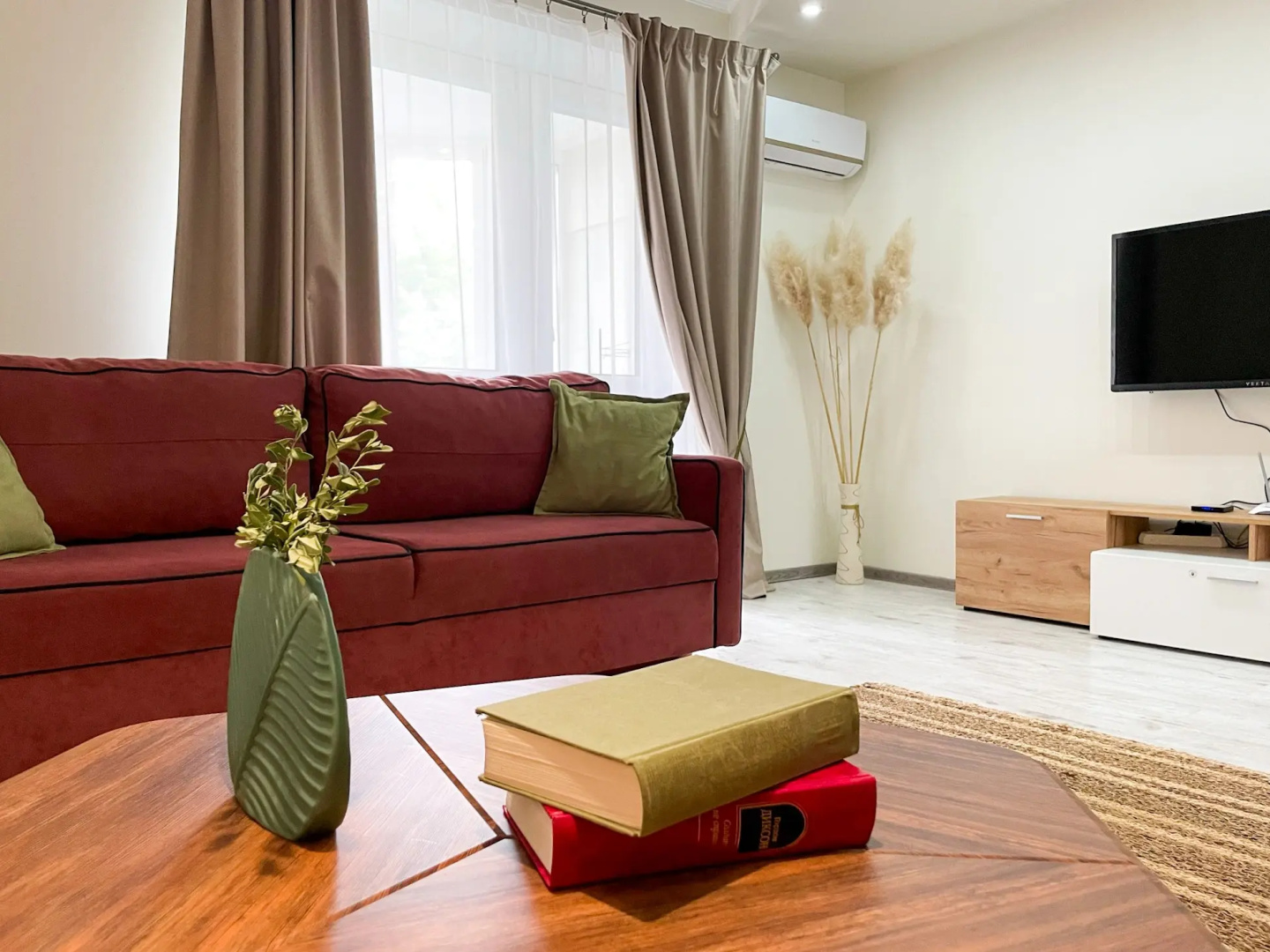 Двухкомнатные апартаменты Pro.apartment на Брамса