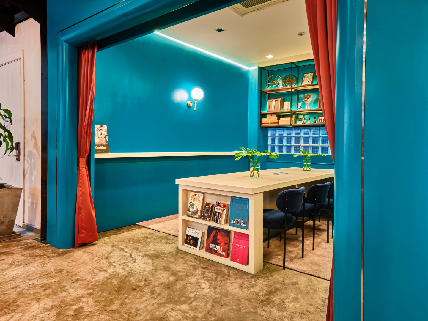 Отель Prince Theatre Heritage Stay