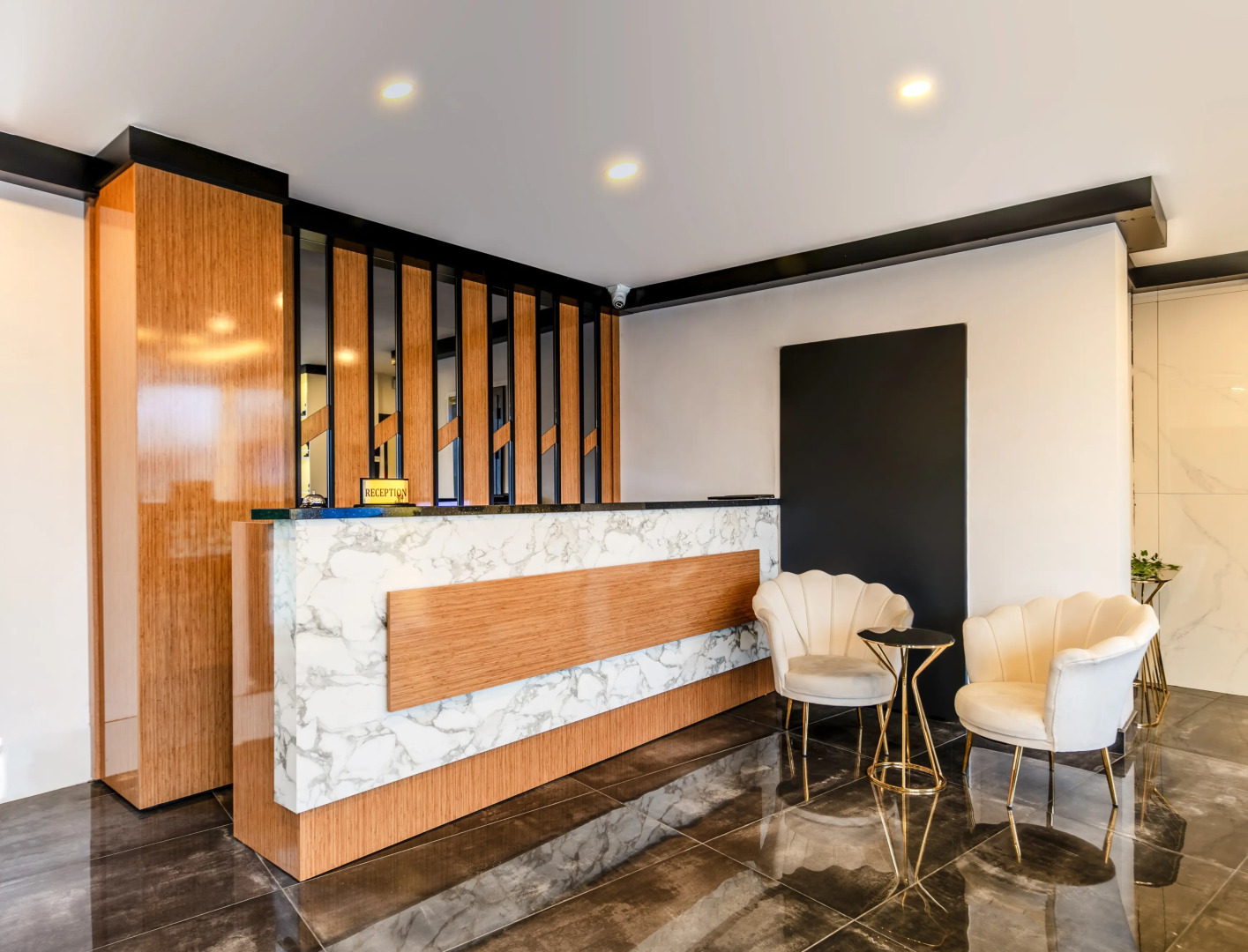 Отель Solin Airport Hotel