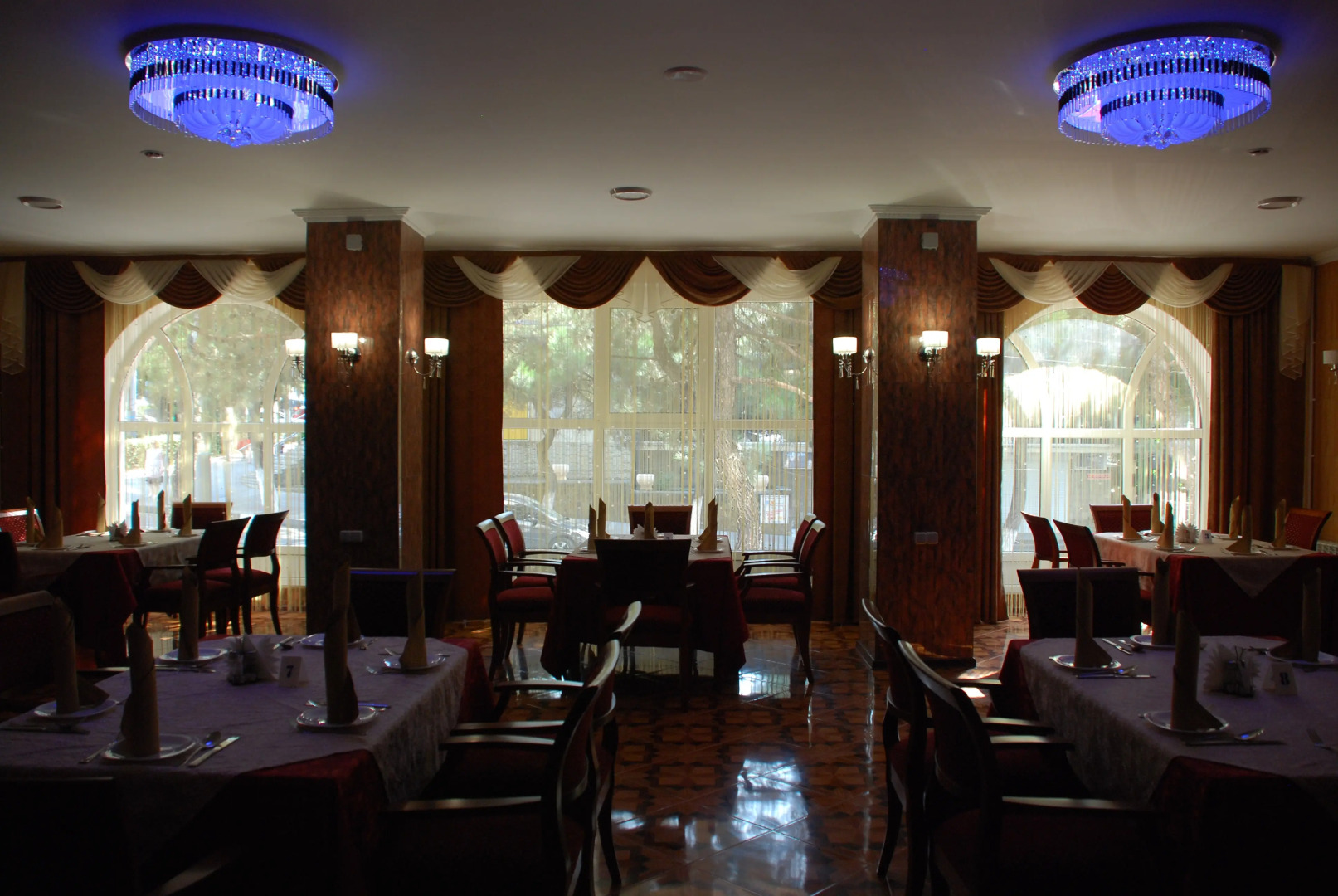 Отель София