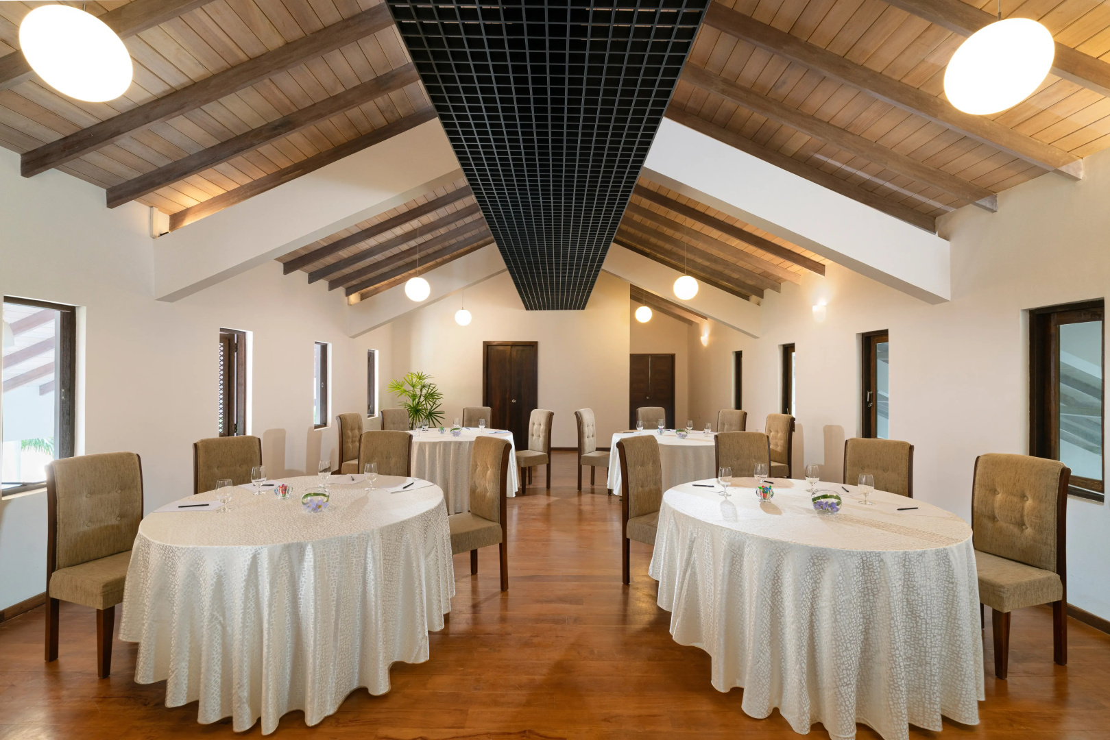 Отель The Villas Wadduwa