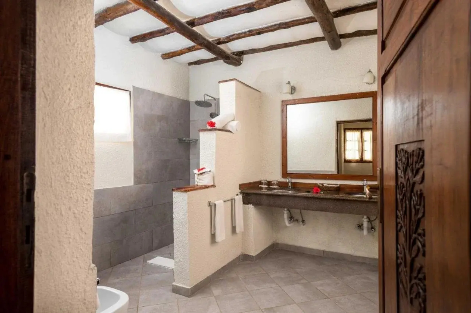 Курортный отель Karafuu Beach Resort & Spa