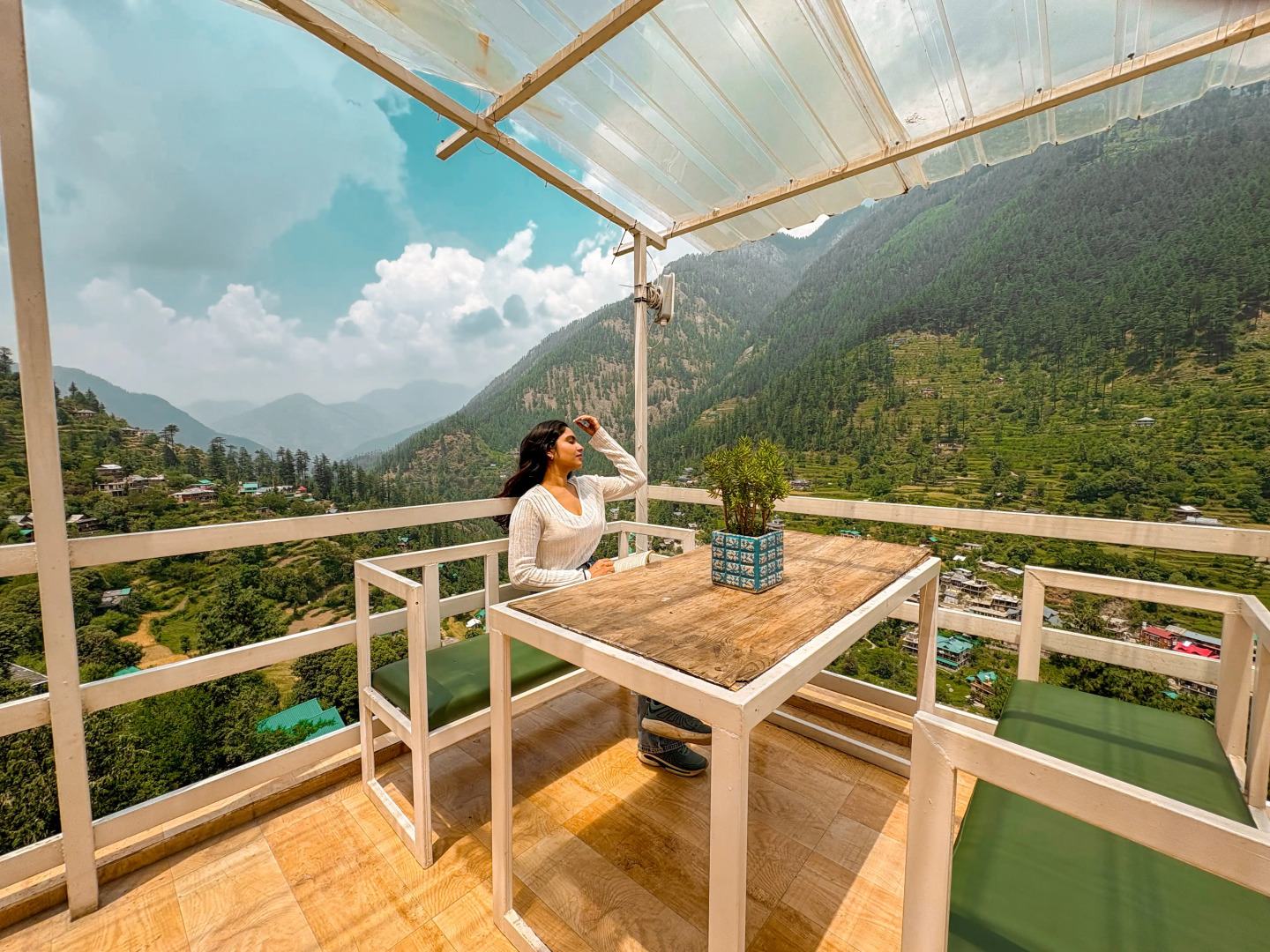 Хостел Young Monk Hostel & Cafe Jibhi