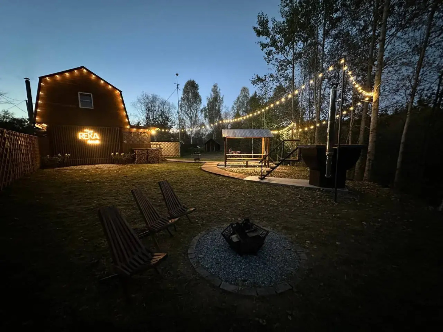 Частный дом Стильный Уютный с Чаном и Баней в Лесу прямо на Берегу Реки