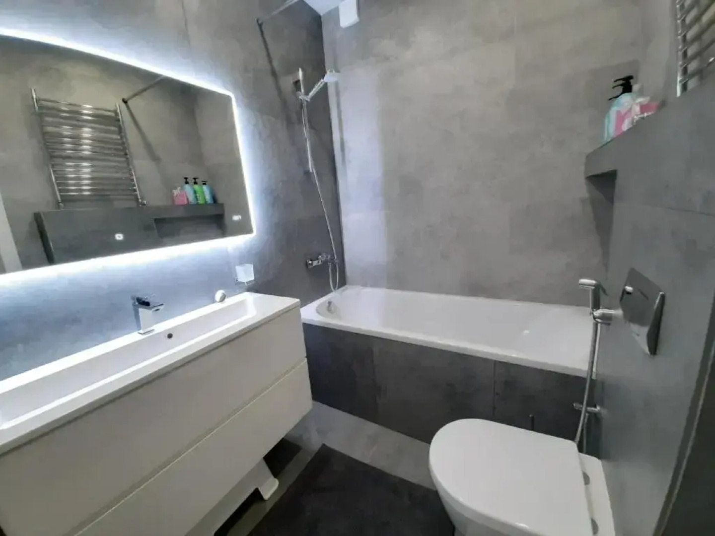 Апартаменты Двухкомнатные Центр, площадь Победы, Театральная 15, Колибри#15