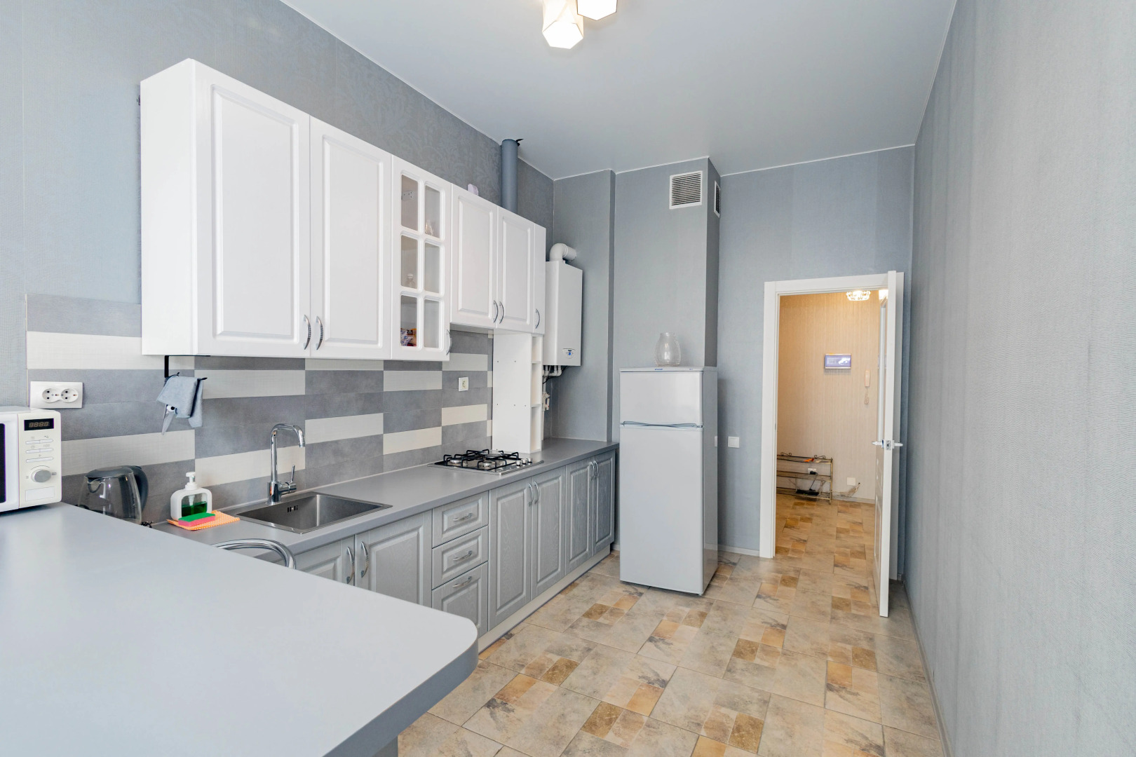 Апартаменты новые и комфортные возле красивого озера