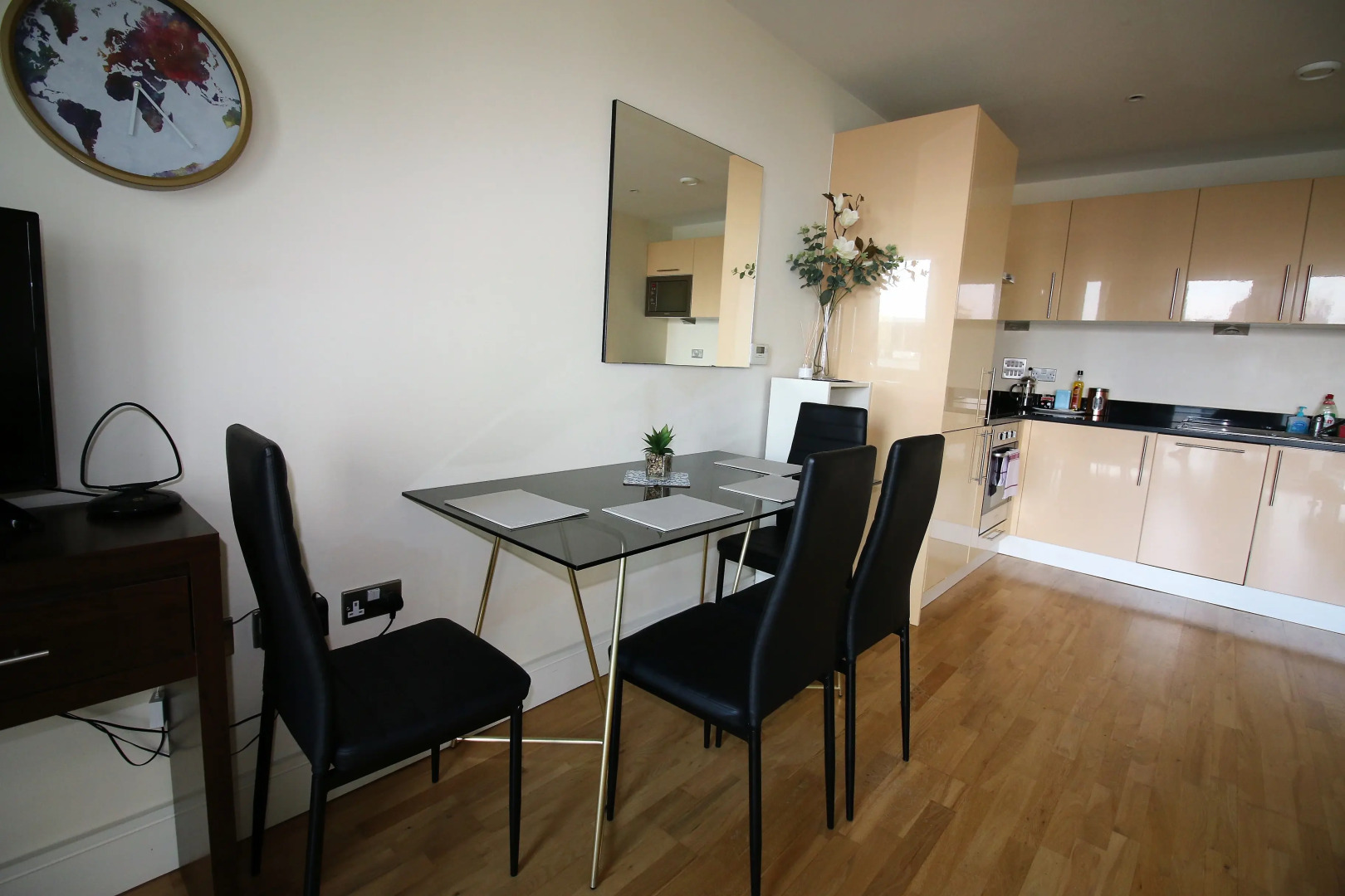 Апартаменты Extravagant Court