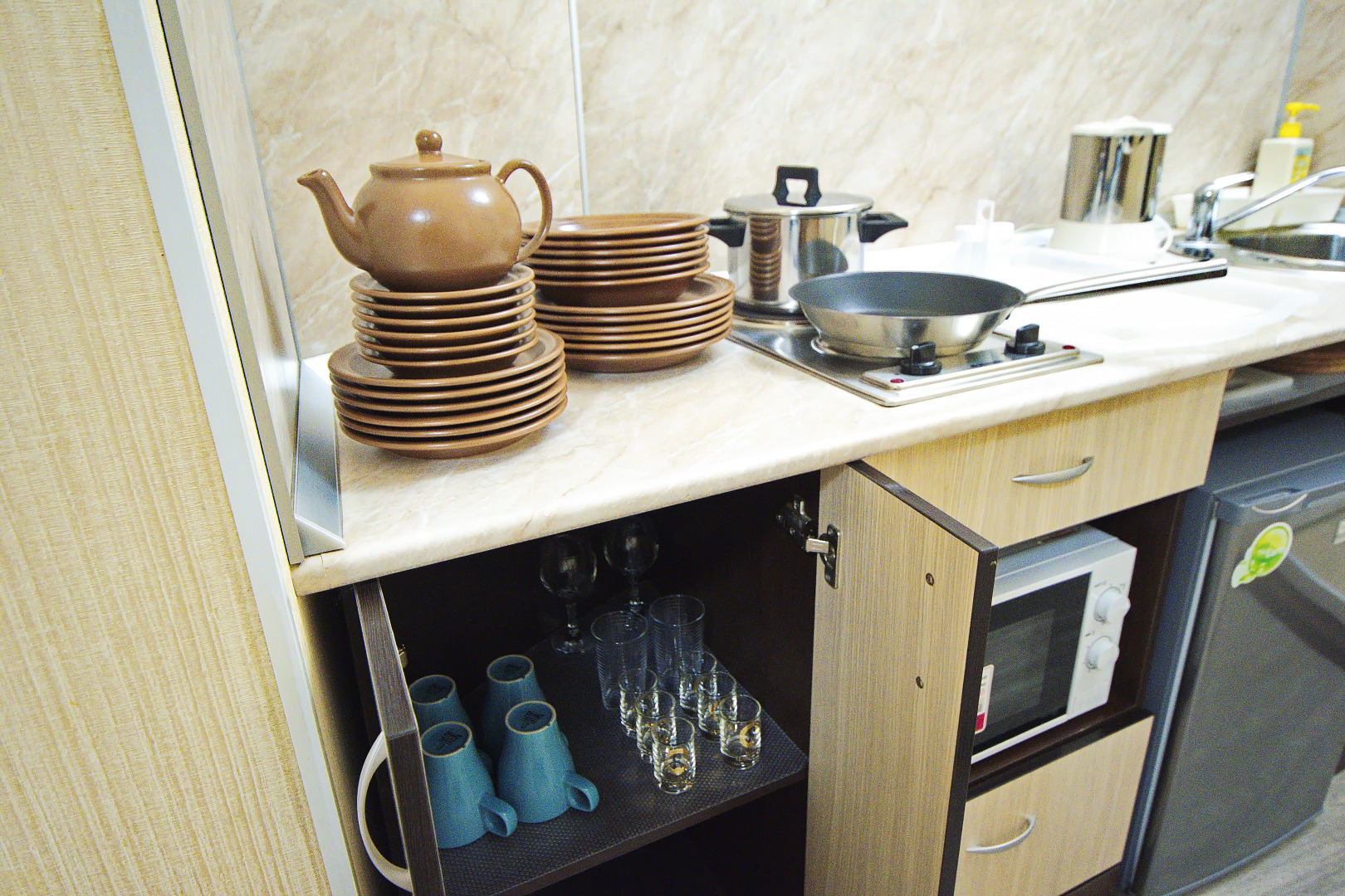 Отель Лотос