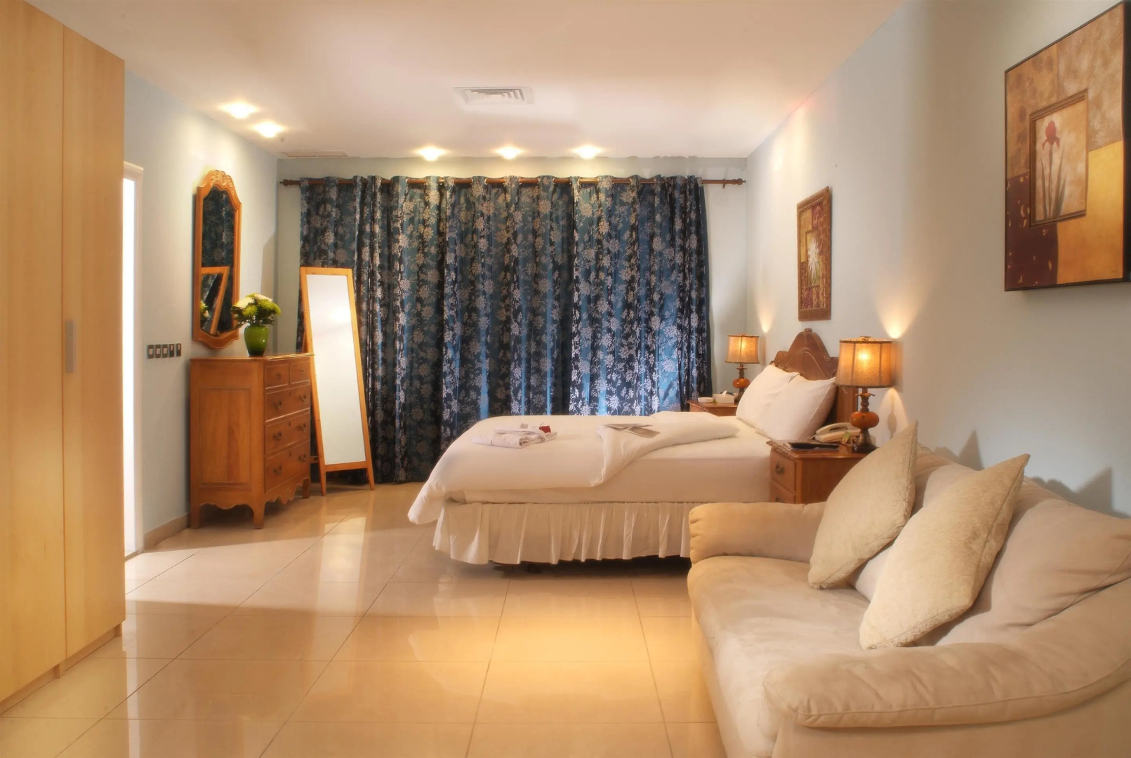 The Palms Beach Hotel And Spa