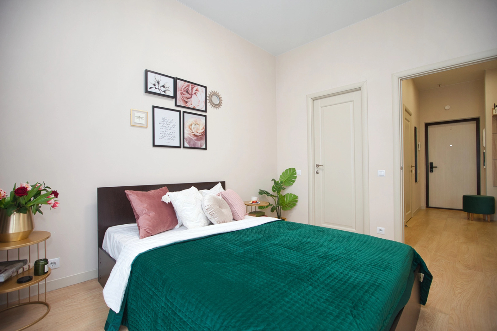 Апаратаменты около НЦ Кулакова