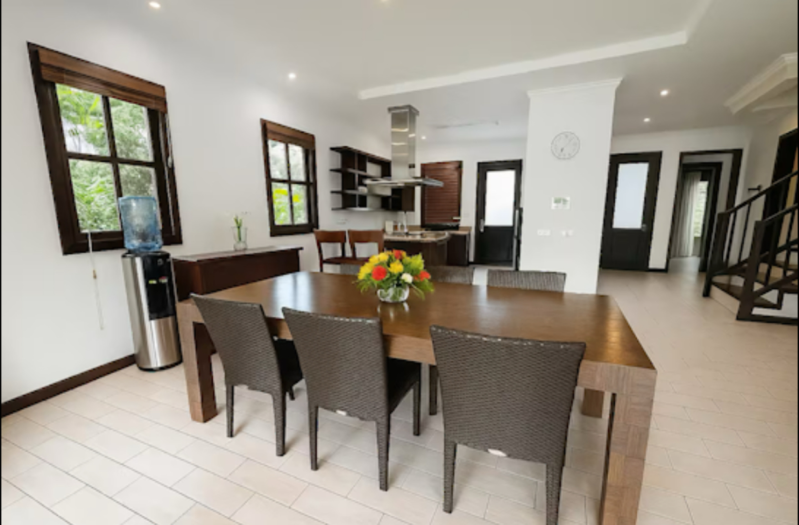 Вилла с Выходом на Пляж Eden Island